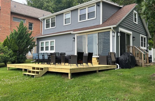 Three Rivers Cottage | Updated cottage with 100' lakefront
