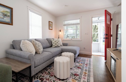 Grand Haven Cottage | Updated Grand Haven Cottage | Private Patio | Walk to Beach | Sleeps 5