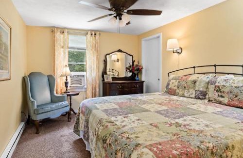 Kendall House | Upper Scott Lake Retreat - Scenic and Stunning Lakefront Home with Large Yard