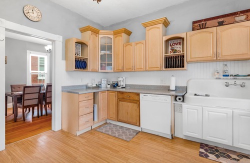 St. Charles Historic District House | UPSCALE HISTORIC MAIN ST*Huge Dining, Kitchen,Fenced BckYrd. PETS/Handicap acces