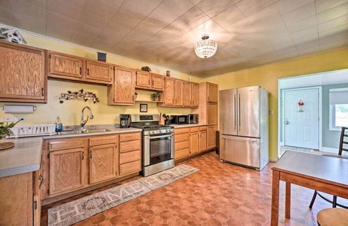 Harbert House | The Gathering House | Spacious 3BR Near Downtown & Beach