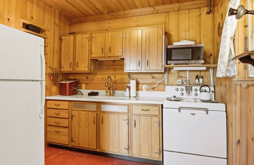 Charlevoix Cabin | Valentine Cabin offering stunning views of Lake Charlevoix
