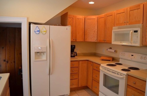 Charlevoix House | VENETIAN'27SEND INQUIRY! Walk to Everything/Fenced Yard/Enclosed Front Porch/AC