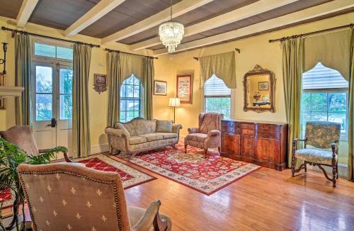 New Roads House | Vintage Louisiana Vacation Rental Home