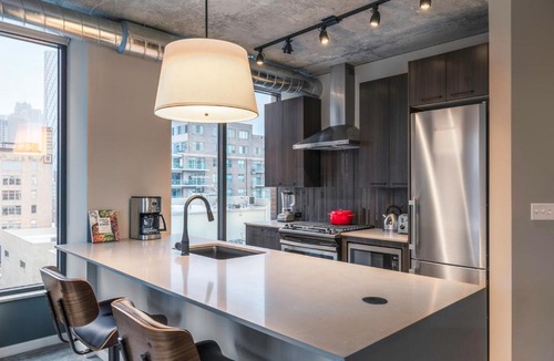 West Loop Apartment | W Loop 1BR w Gym Pool WD nr Fulton Mkt CHI-213