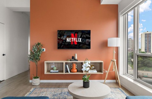 Downtown Minneapolis Apartment | W603 Luxury 2 Bedroom Top Floor Condo In DT Minneapolis, Minutes From Minneapolis Convention Center & US Bank Arena