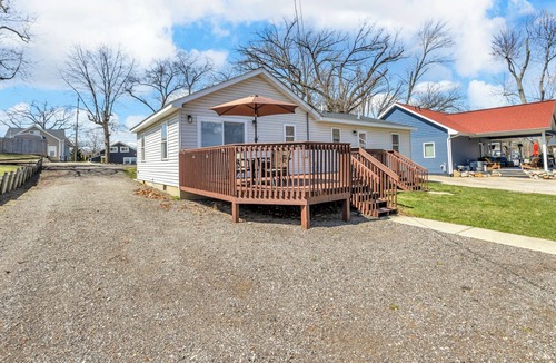 Clarklake House | Walk to Clark Lake + Beach Bar, Firepit, Porch, Sleeps 8