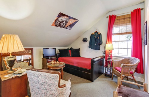 Faubourg Marigny Bed & Breakfast | Walk to French Quarter & cool off in the pool!
