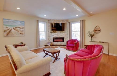 Bay View House | Walk to Kinnickinnic Ave! Newly Updated Abode