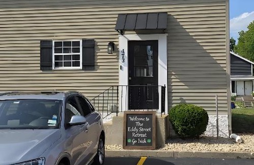 Northeast South Bend House | Walk to Notre Dame & Games & Concerts - 5BR-12 guests - Eddy St