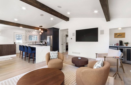 Williams Bay House | Walk to Pier 290 & Beach! Lake Geneva Getaway Near Lake Path