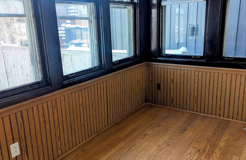 North Center Apartment | Warm Modern 2BR Walkable Roscoe Village