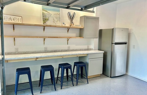 Greilickville House | Waterfront beach house. Hot tub and sauna! 5 min Traverse City. Private-beach.
