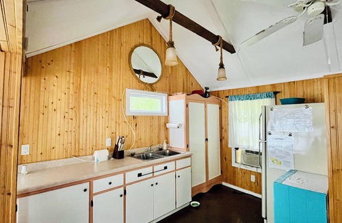 South Haven Cabin | Waterfront Cabin w/Dock Access, Fishing & Kayaks Beach Retreat - Cabin 3