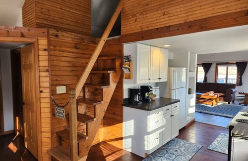 Colton Cabin | Waterfront Cottage - Hot Tub - Kayaks - Canoes - Bikes - 2 Bedrooms - Sleeps 8!