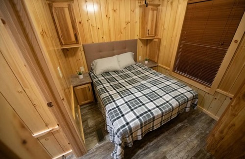 Pittsfield Cabin | Waterfront Cottage | Steps from Pine Lake & Resort Amenities | Resort Amenities