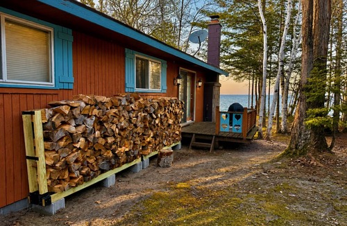 Cheboygan House | Waterfront on Lake Huron- NEW Kitchen & Bathroom