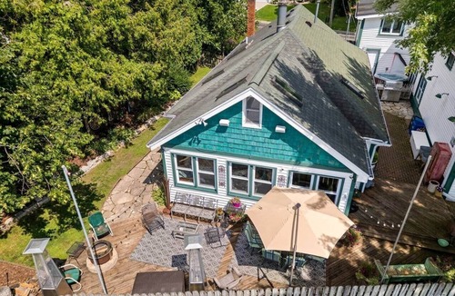 Lake Mills House | Waterfront ~On Rock Lake ~ Firepit ~ Fishing