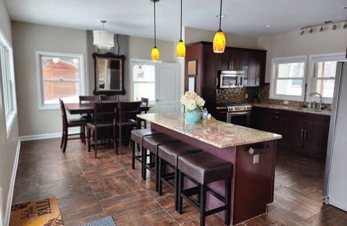 Harvey House | Waterfront Retreat: Hot Tub, Kayaks, Bikes & Lake Superior Access