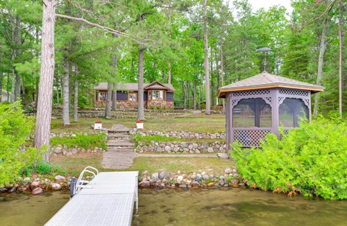 Lewiston House | Waterfront Tee Lake Cabin: Dock, Fire Pit + More!
