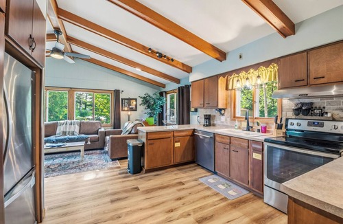 Krakow House | Waterfront Vacation with optional pontoon rental. Relax in the great up north!