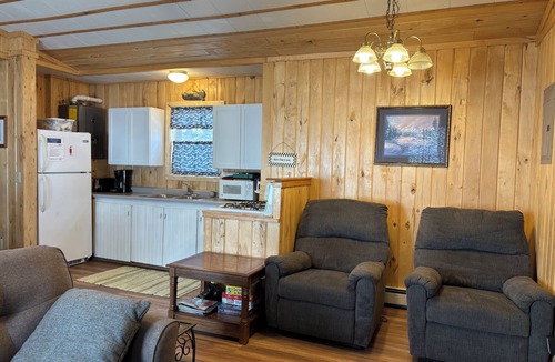 Dent Cabin | Waters Edge Cabin on Big McDonald Lake-Pickleball-Bike path-swimming-fishing