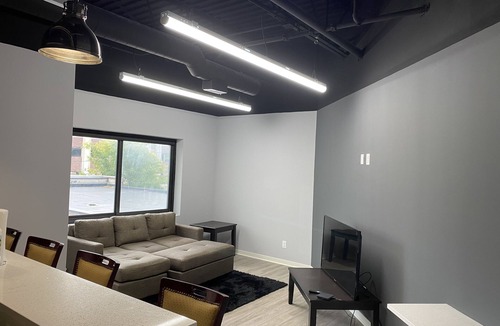 Dearborn Apartment | We are located around hotels and restaurants and airport are very close