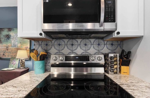 Rosedale House | Welcome Home, 30 day stay Hot Tub Near KU+Plaza