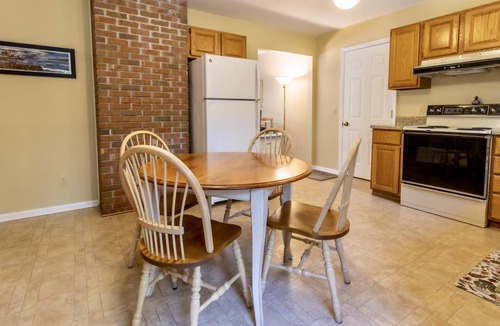 Northport House | Welcome Home- Charming 4 Bedroom House in Town