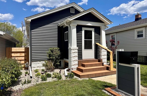 Bay View House | Welcome to this adorable ranch in Bay View, featuring large fenced in backyard!