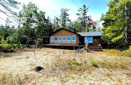 Millersburg House | Welcome to your peaceful Lake Huron getaway located along US Highway 23 N in Ocqueoc.