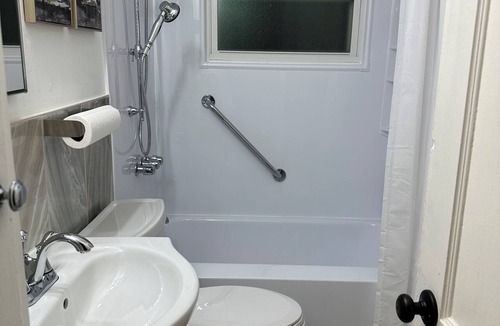 Wayne County House | Welcoming 2-bedroom bungalow with AC in vibrant Detroit