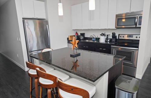 Westown Hotel | Westown 2BR Escape - 10 minutes walk to RiverWalk