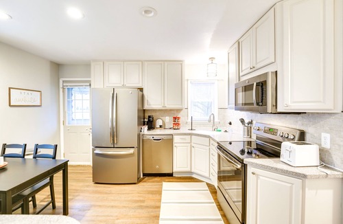 Dearborn House | WFH-Friendly Home in Dearborn: Dogs Welcome!