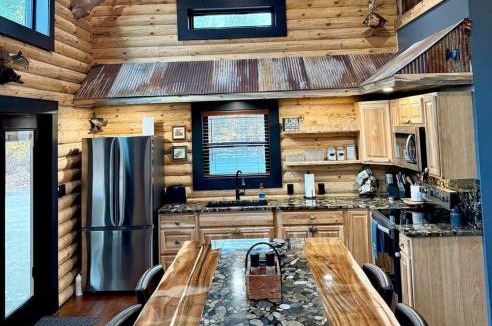 Elmira House | Whispering Pines Cabin - Rustic Escape + Hot tub