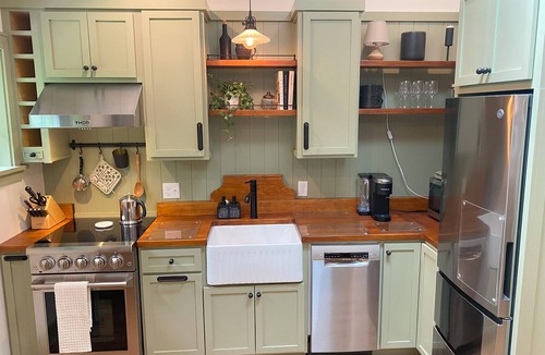 Stillwater Apartment | Whispering Walnut: Garage Loft, Steps to Historic Stairs to Downtown Stillwater