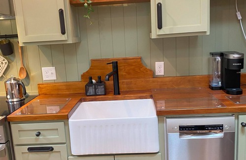 Stillwater Apartment | Whispering Walnut: Garage Loft, Steps to Historic Stairs to Downtown Stillwater