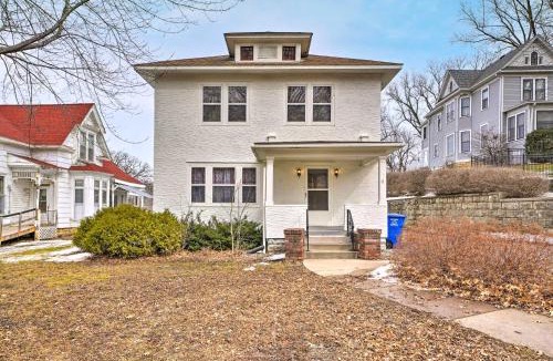 Red Wing House | 'White House of Red Wing' Spacious Family Retreat!
