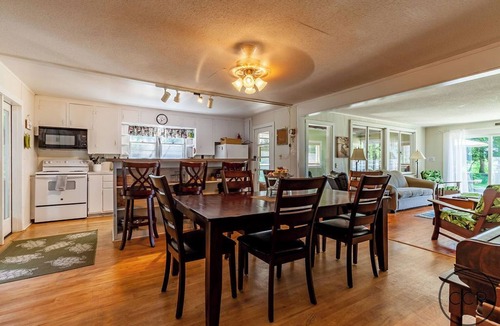 Montague Cottage | White Pines Cottage on Lake Michigan