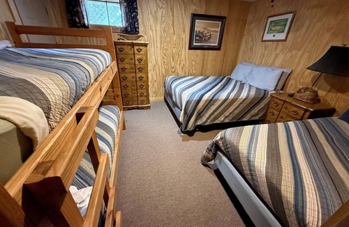 Cotter Cabin | White River Trout Lodge 5-Bedrooms 3-Bathrooms 3-Kitchens 3-Living Rooms