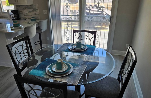 Calumet City House | Why pay for a hotel room when you can have a 3 bedroom house?