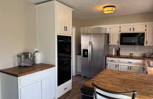 St. Robert House | Wildrose INN-Spacious 4-bedroom house 1.9 miles from FT Leonard wood