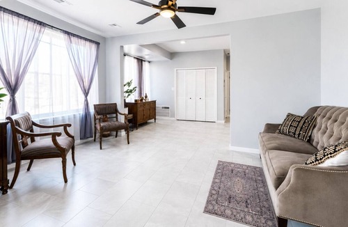 New Center Detroit Apartment | Wonderful two story, 2-bedroom apartment with AC in vibrant Detroit