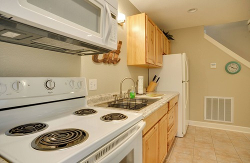 Gilbertsville Apartment | Wooded Gilbertsville Hideaway on Kentucky Lake!