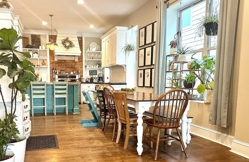 Pendleton Heights House | World Cup 5BR Sleeps 14 Pet Friendly Near KC Current + 10 Min to FIFA/ARROWHEAD