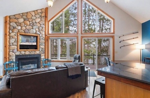 Biwabik Ski Chalet | Wynne & Ridge Lakefront retreat at Giants Ridge Sleeps 10