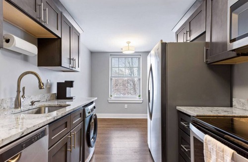 Midtown Apartment | Your Cozy One Bedroom Detriot