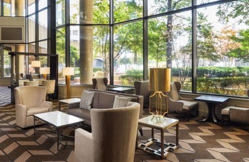 Pinch District House | Your Home Away From Home! 4 Great Units, Restaurant and Bar