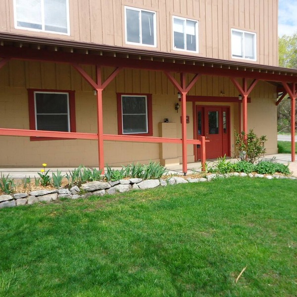 West Bayshore Village Two bedroom 1 bath apartment in the heart of wine country
