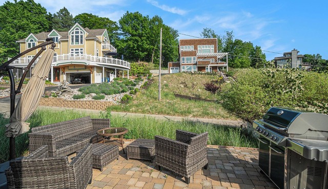 🌊 10-Min Walk to Grand Haven Beach | 4BR Sleeps 10 ➠ 150